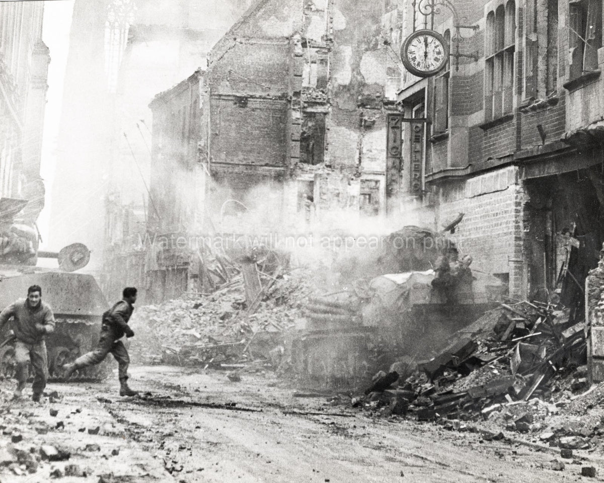 Cologne Germany WWII Street Fighting Soldiers Tanks Rubble War Vtg. Photo WW2
