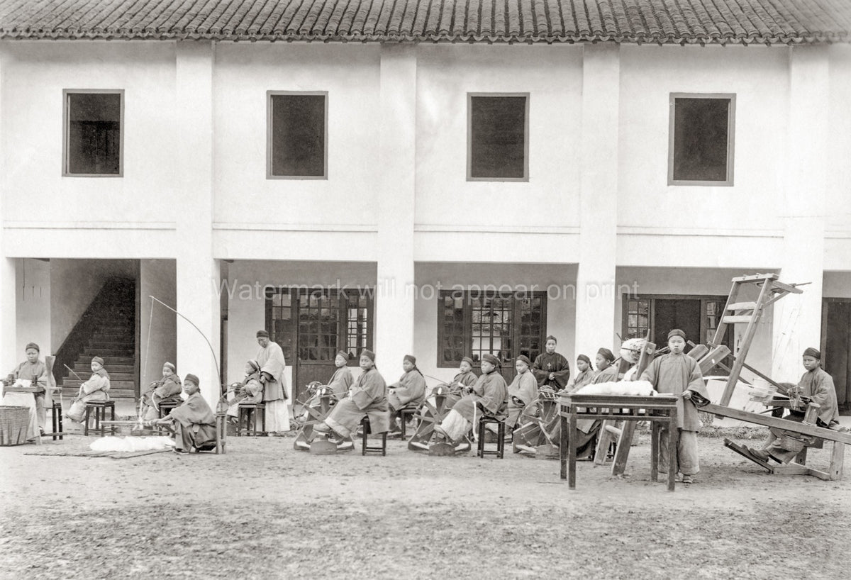 China Christian Mission School Students Spinning Weaving Vtg. Photo 19thC.