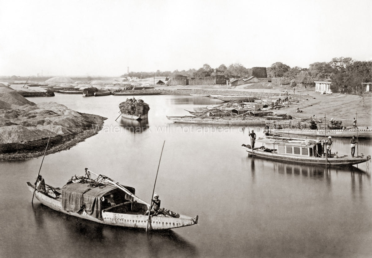 India River Traffic Boats Men Workers Waterfront Cargo Vtg. Photo 19thC.