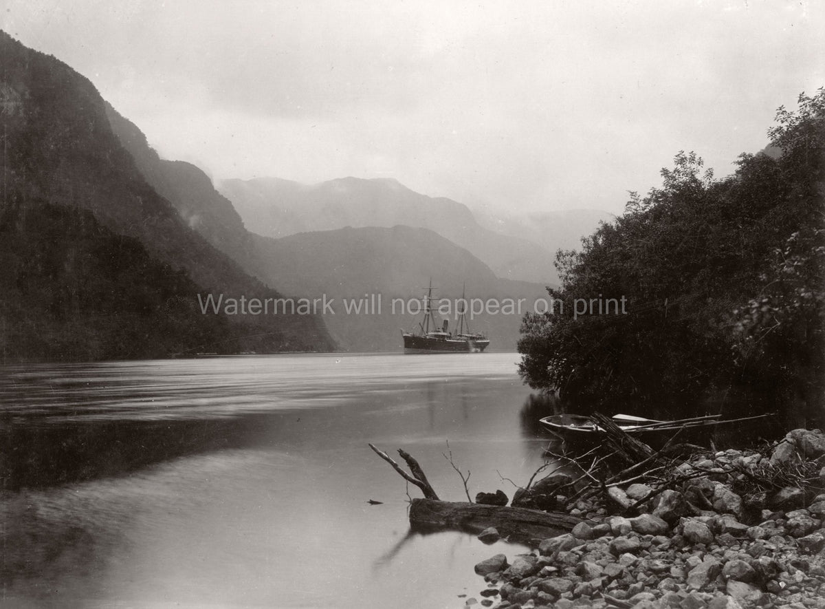 Wet Jacket Arm New Zealand Sound Boat Steamship Fjord Vtg. Photo 19thC.