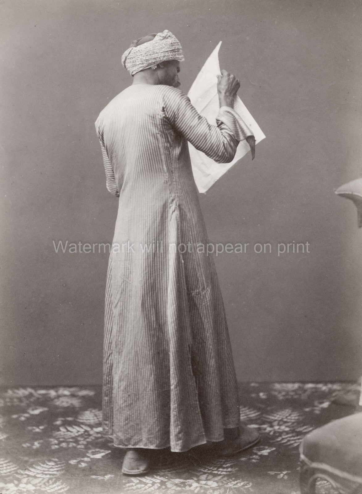 Indian Man Reading Letter Turban Striped Robe Traditional Garb Vtg. Photo 19thC.