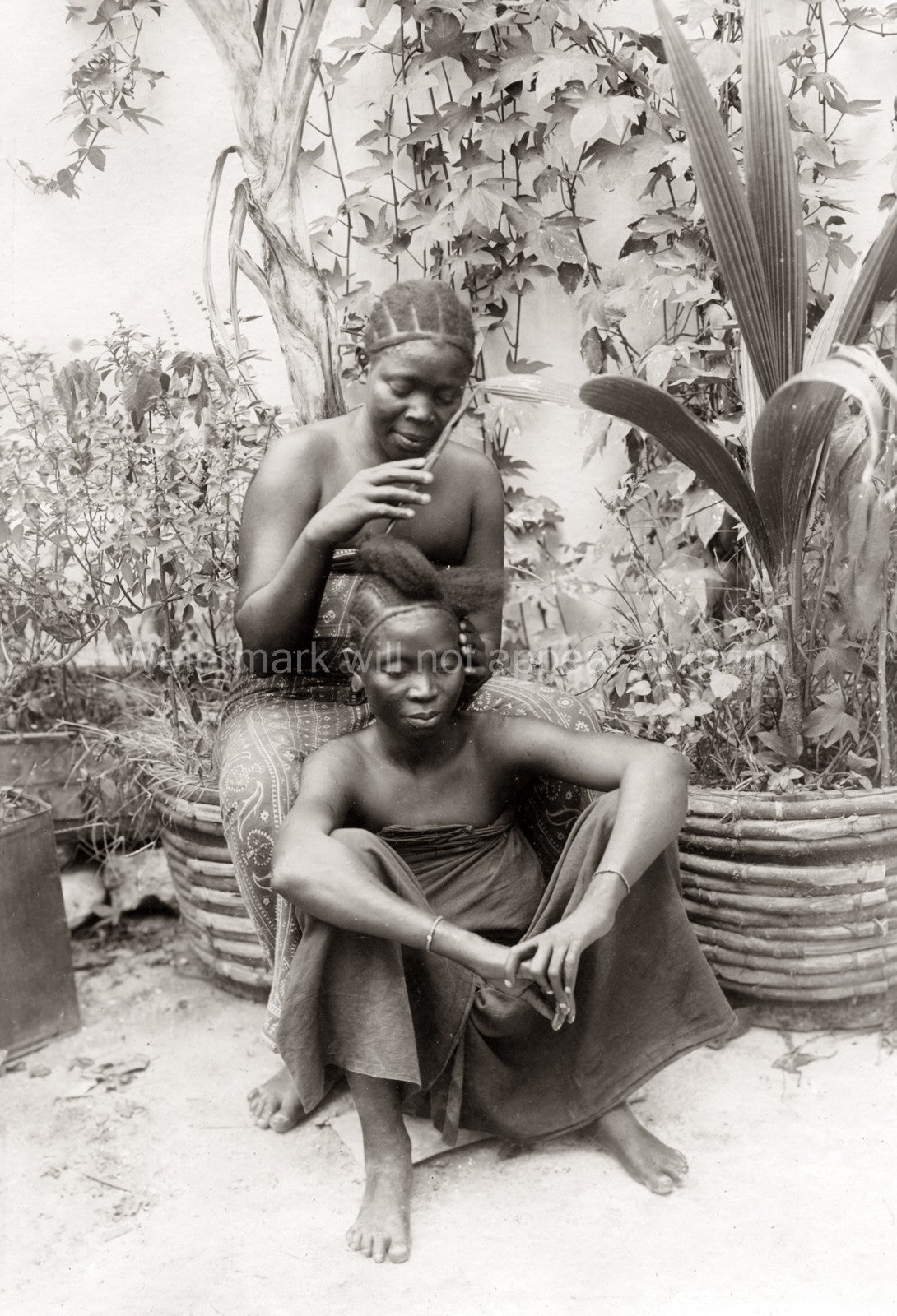 East Africa Zanzibar Coutinho Women Doing Hair Braiding Style Vtg. Photo 19thC.