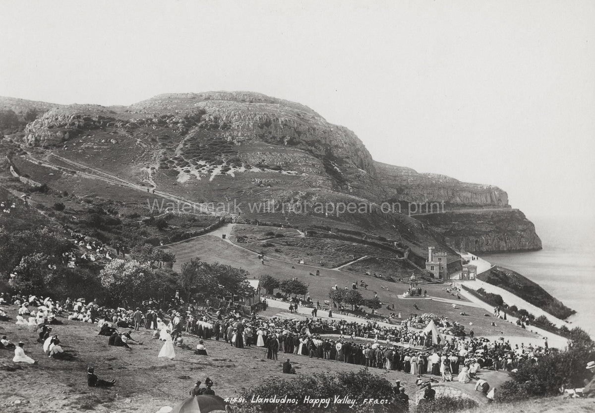 Happy Valley Llanddudno Wales Crowd Gathering Seaside Cliffs Vtg. Photo 19thC.