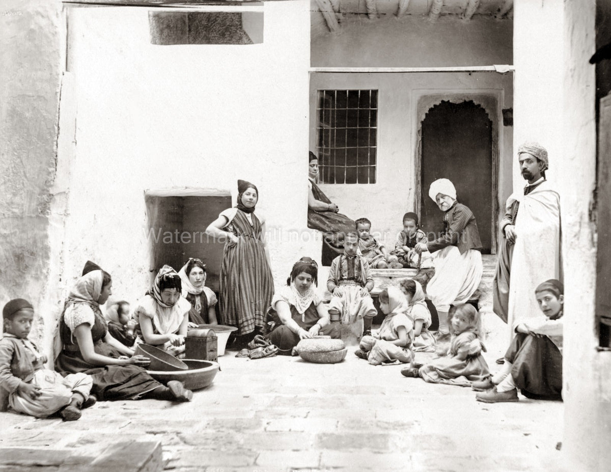 Biskra Algeria Jewish Family Courtyard Daily Life Traditional Vtg. Photo 19thC.