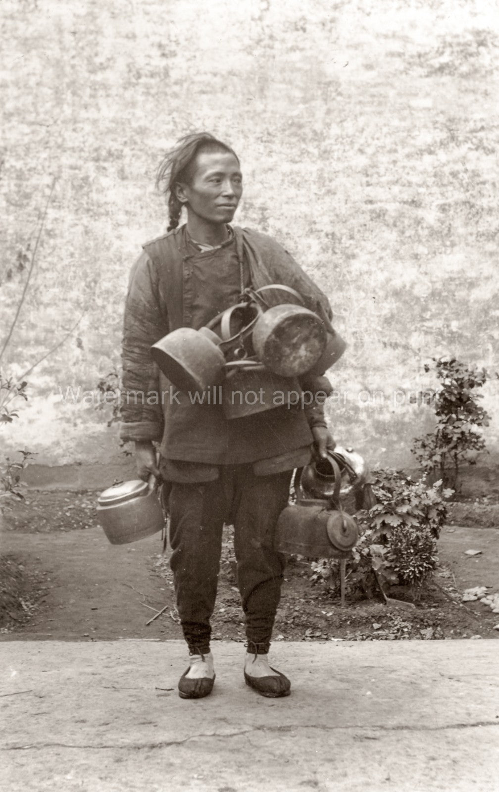China Chinese Street Vendor Man Pots Pans Kettles Vtg. Photo 19thC.