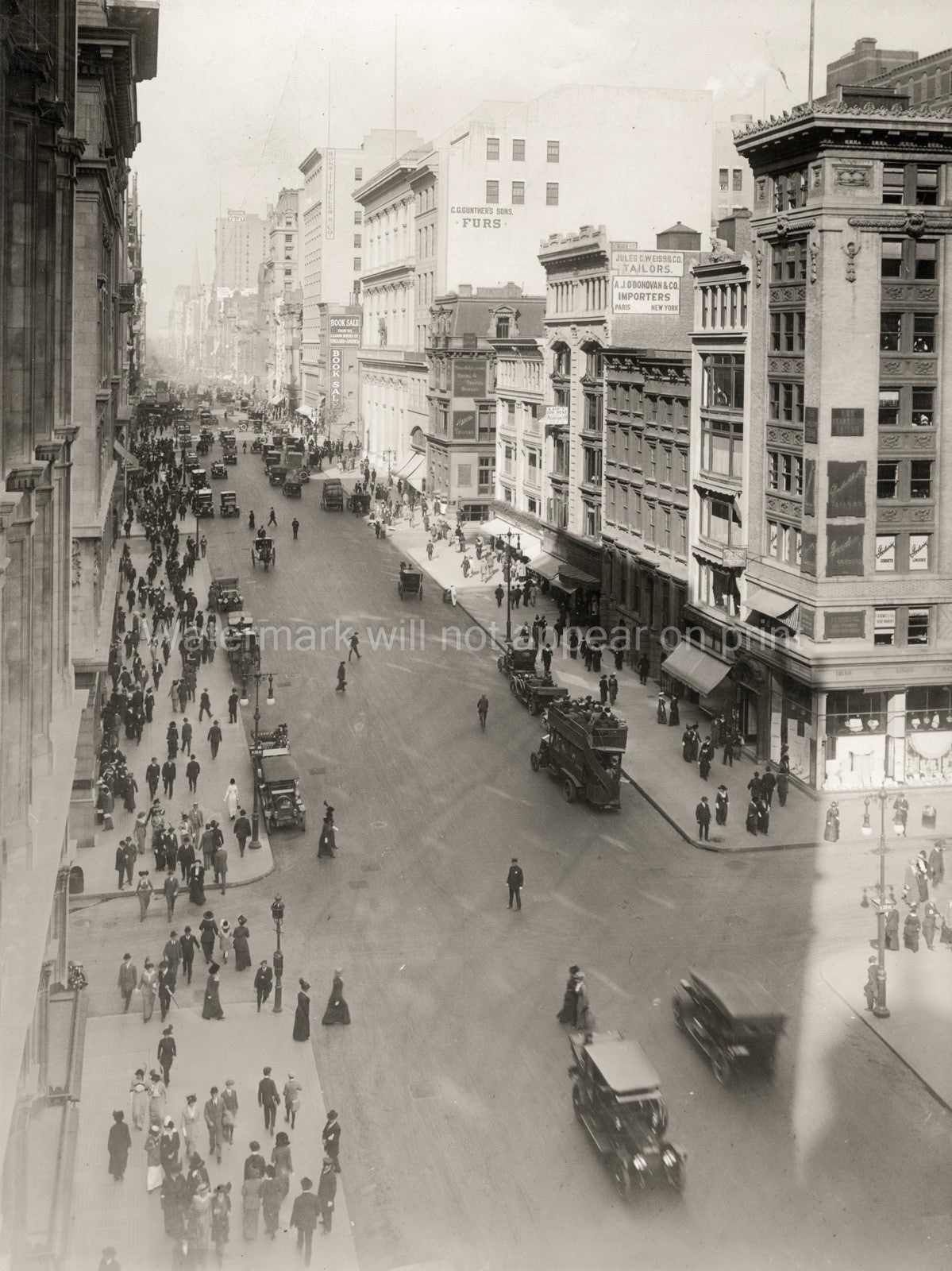 Manhattan 5th Avenue New York Cityscape Street Scene Cars Vtg. Photo 20thC.