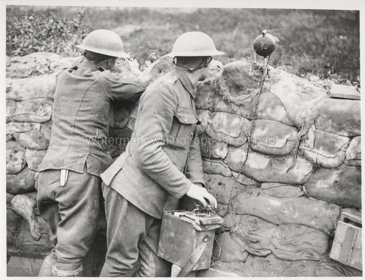 WW1 Soldiers Signalling Battle Flanders Trench Warfare Front Vtg. Photo