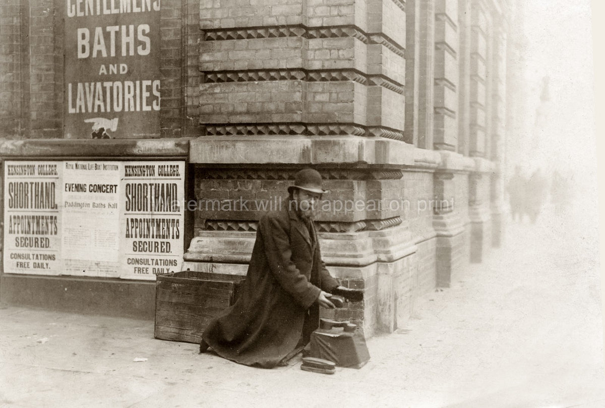 London Shoe Black Shoeshine Man Kensington College Posters Vtg. Photo 20thC.