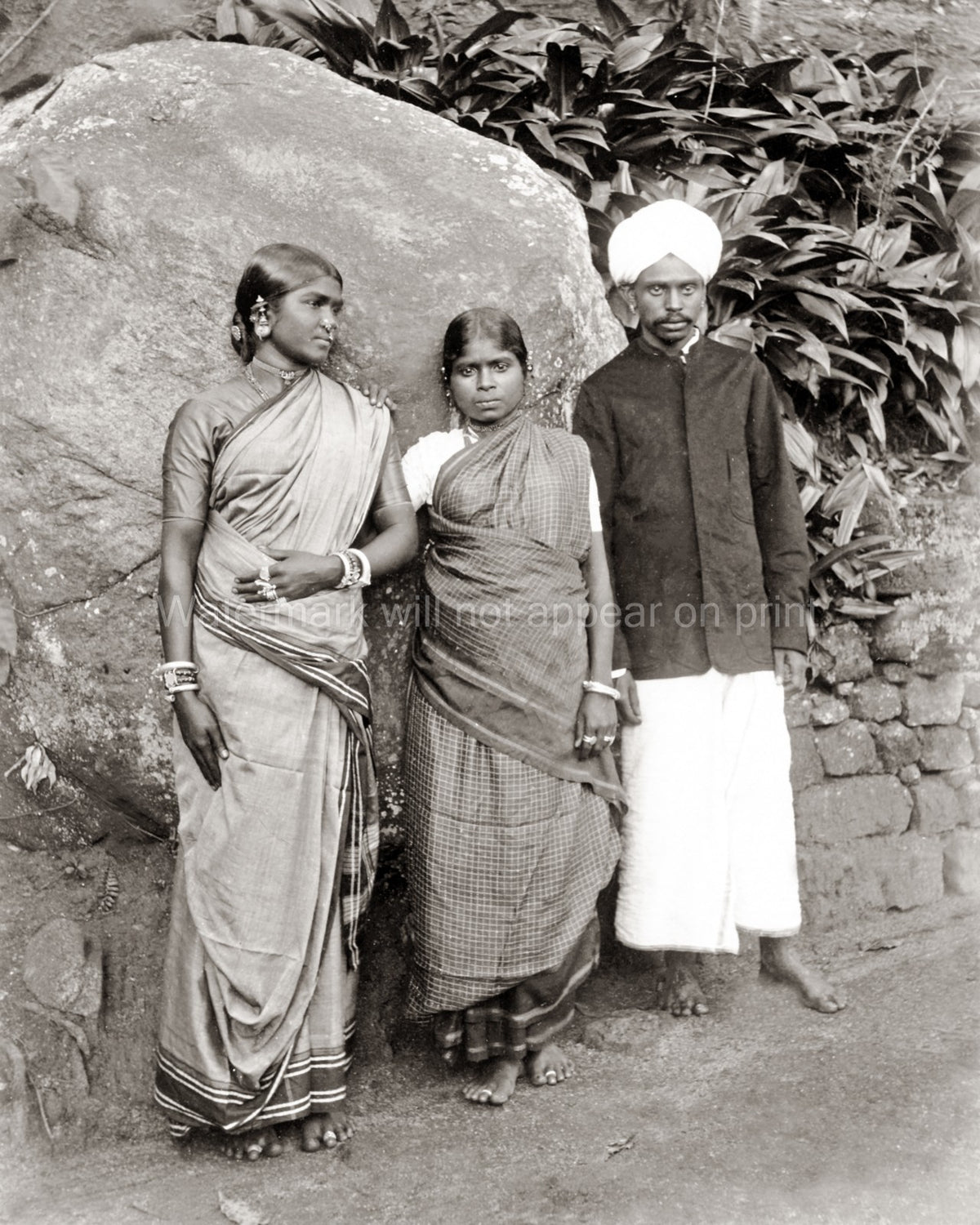 Ceylon Sri Lanka Group Portrait Man Women Traditional Dress Vtg. Photo 19thC.