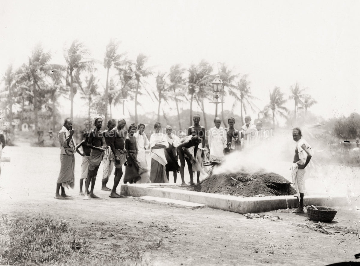 India Cremation Funeral Pyre Ceremony Group People Mourning Vtg. Photo 19thC.
