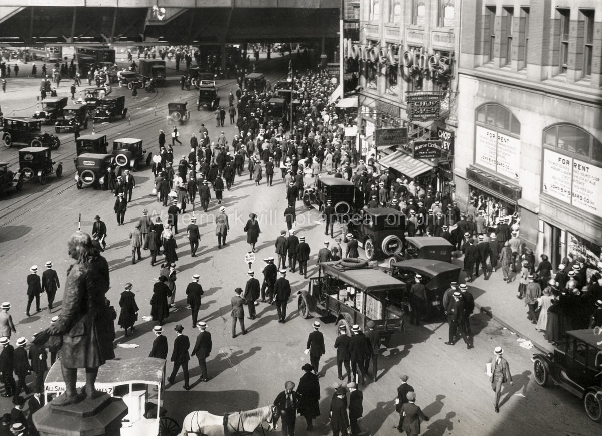 Park Row New York Commuters Street Scene City Life Cars Crowd Vtg. Photo 20thC.