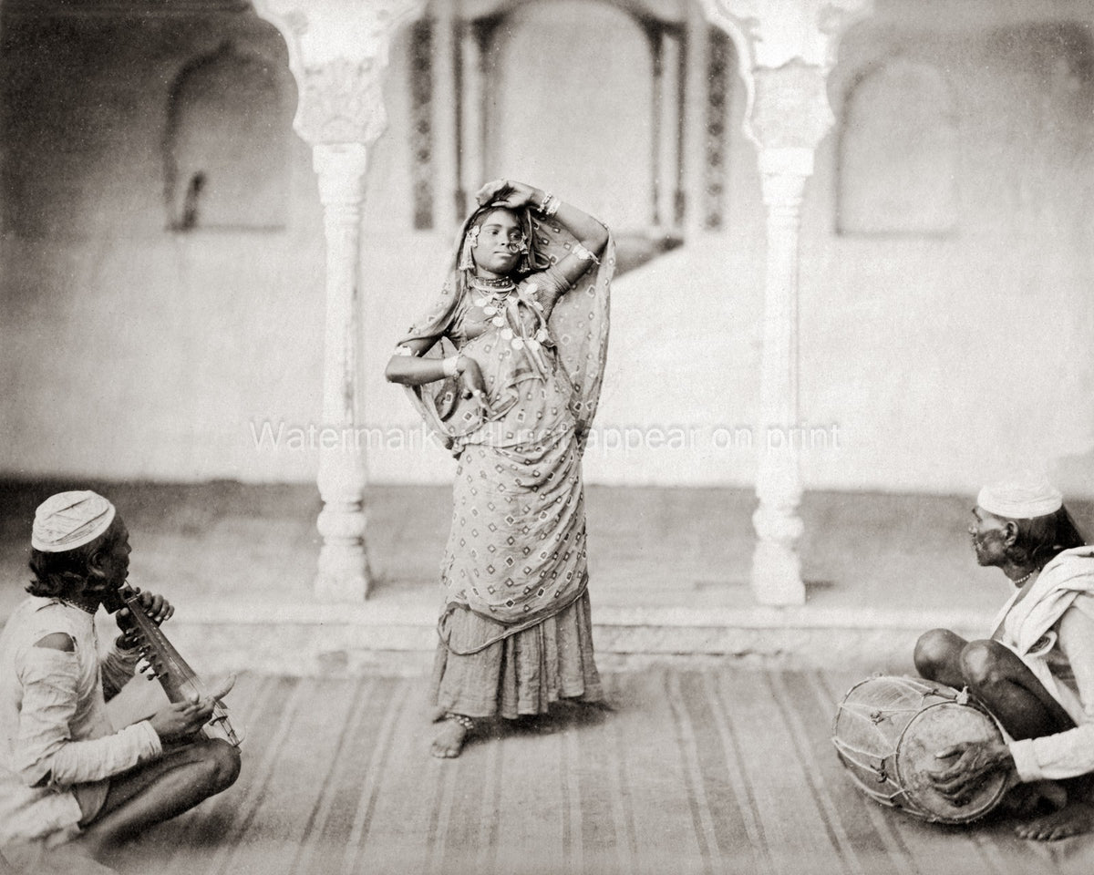 India Nautch Girl Dancer Musicians Traditional Performance Vtg. Photo 19thC.