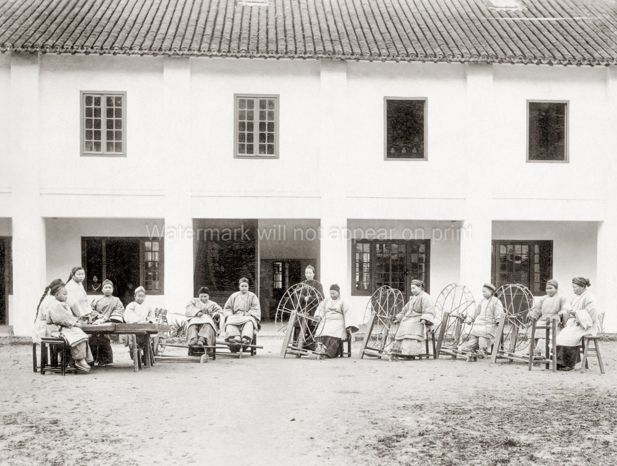 Baoding China Mission School Women Spinning Thread Textile Vtg. Photo 20thC.