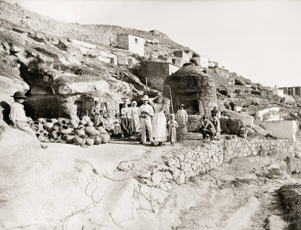 Atalaya Gran Canaria Spain Pottery Kiln Village Potters Family Vtg. Photo 19thC.