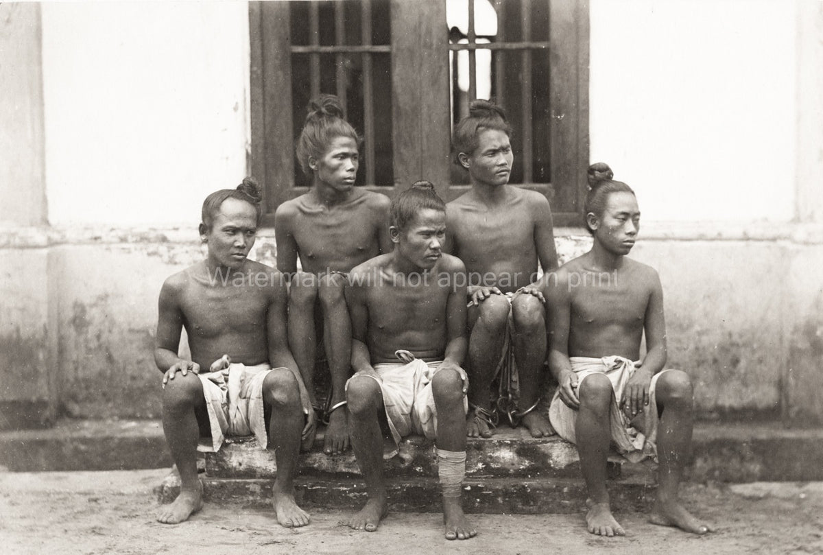 Siam Thailand Group Prisoners Men Shackles Topknot Hair Vtg. Photo 19thC.
