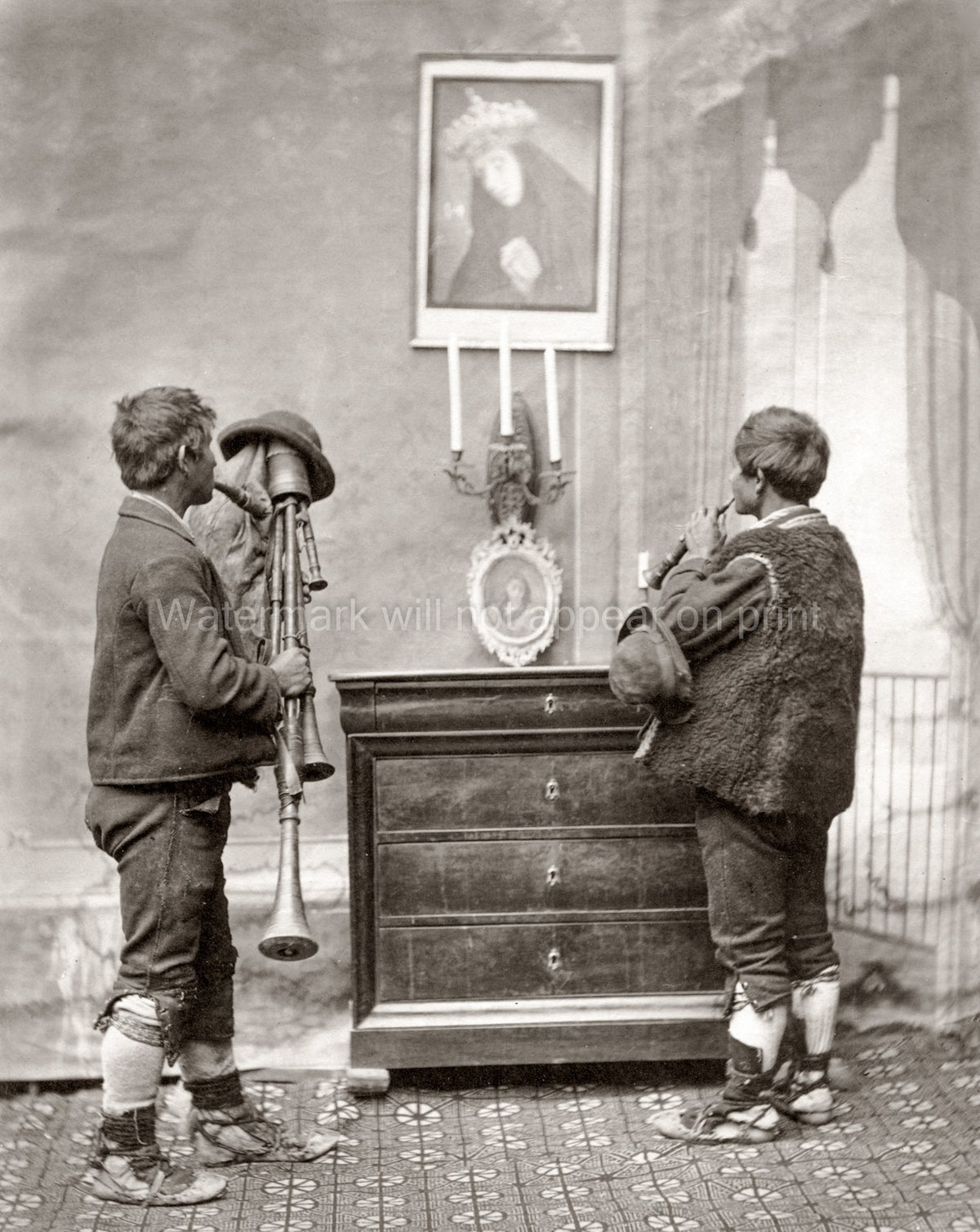 Italian Street Musicians Honouring Madonna Zampogna Piffero Vtg. Photo 19thC.