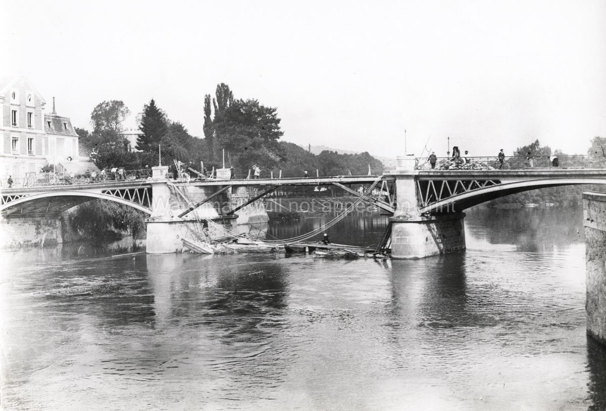 La Fert-sous-Jouarre Destroyed Bridge Wreckage German Troops Vtg. Photo WW1