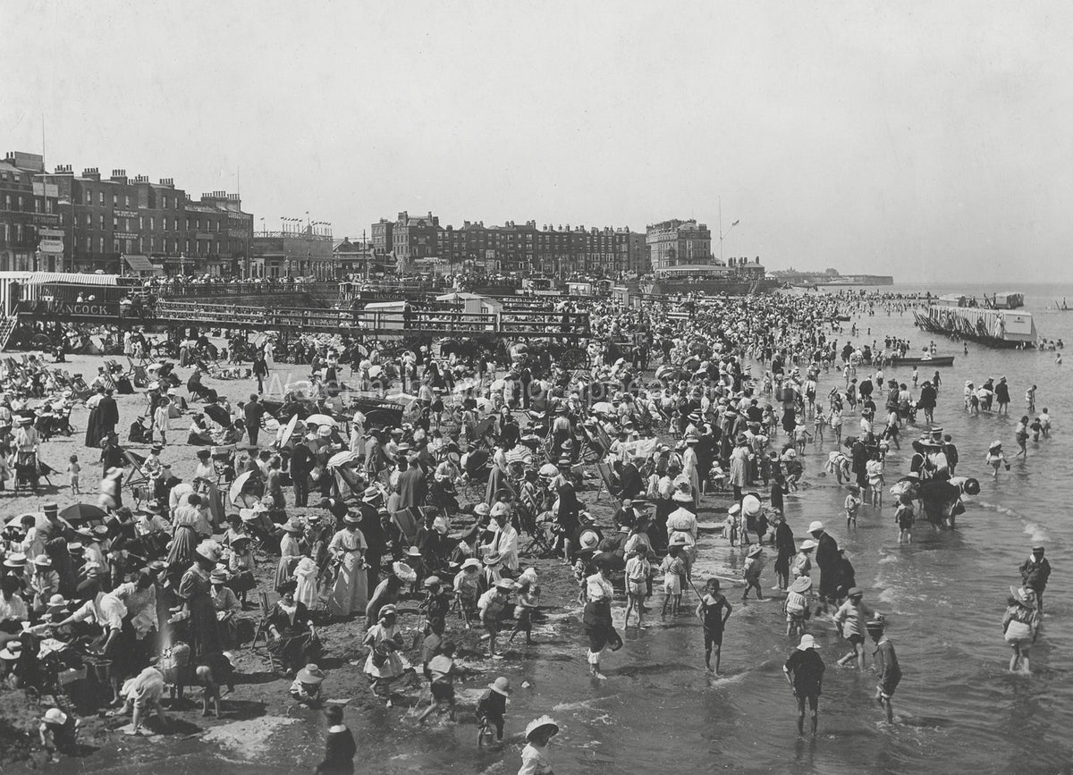 Margate Kent Crowded Beach Scene Holidaymakers Seaside Resort Vtg. Photo 19thC.