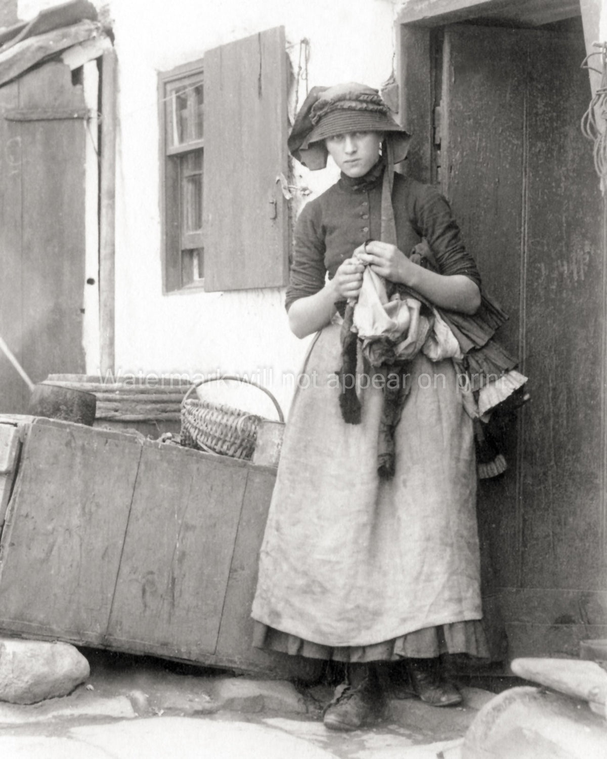 Fisherman's Daughter Robin Hood's Bay Woman Cottage Apron Vtg. Photo 19thC.
