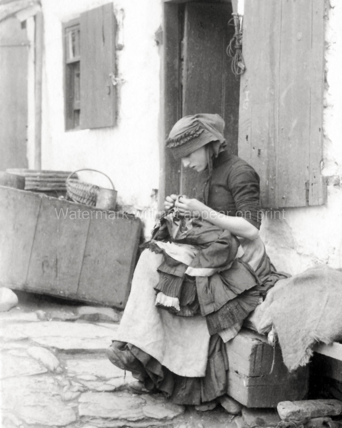 Robin Hood's Bay Fisherman's Daughter Mending Clothes Rustic Vtg. Photo 19thC.