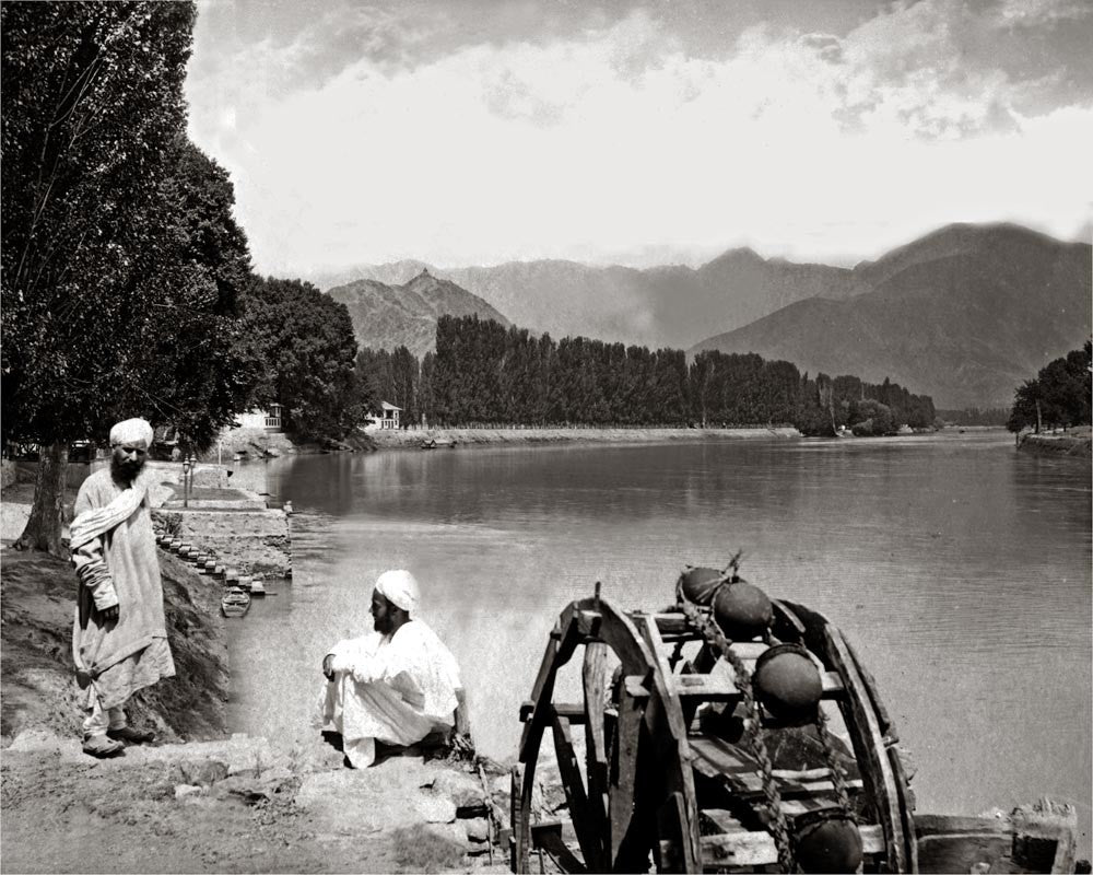 River Jhelum India Sikh Men Riverbank Landscape Mountains Vtg. Photo Late 19thC.