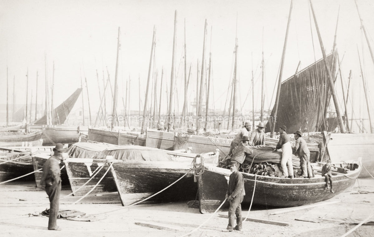 St Ives Cornwall Fishermen Fishing Boats Coiling Warp Harbor Vtg. Photo 19thC.