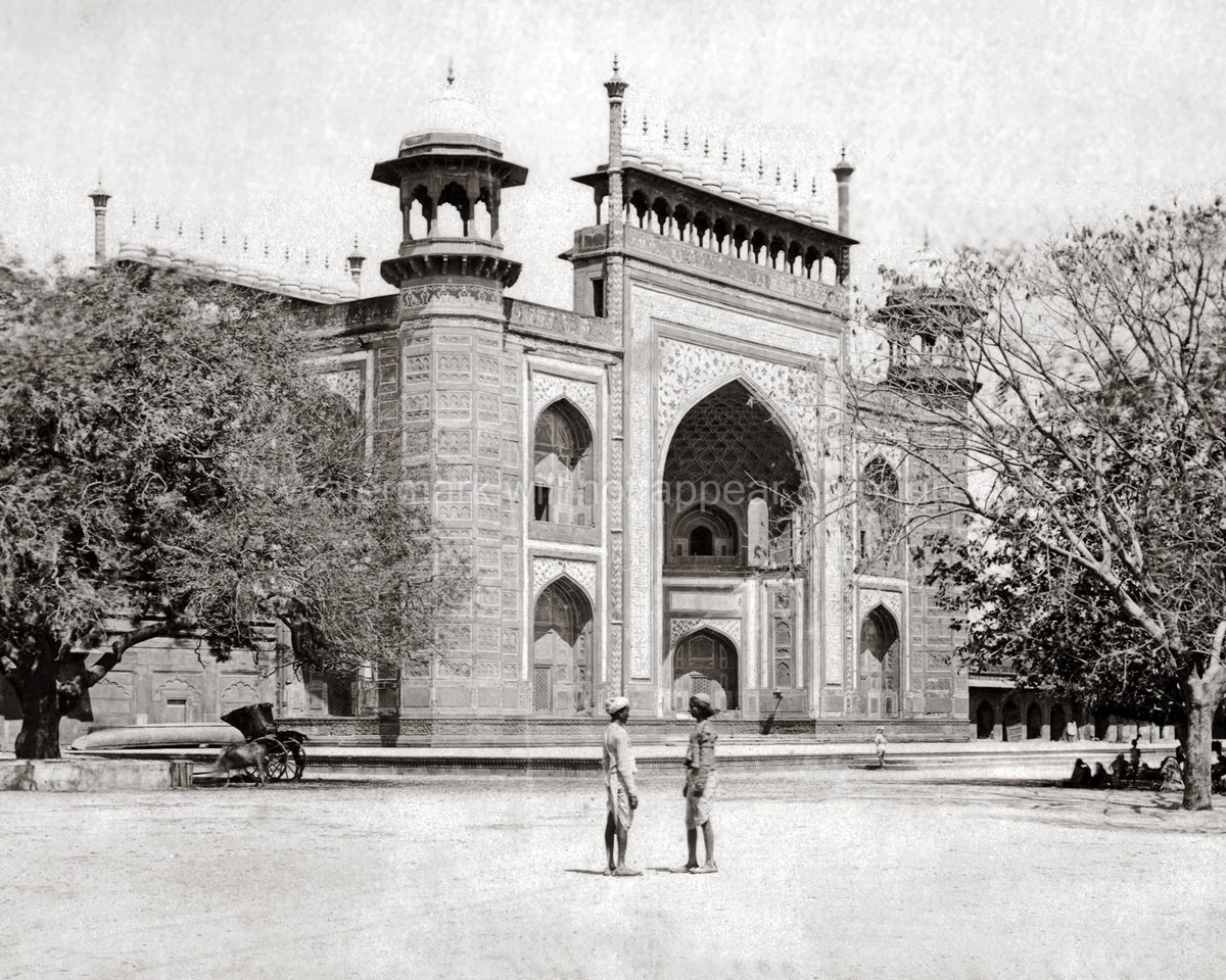 Gateway Taj Mahal Agra India Mughal Architecture Men Turbans Vtg. Photo 19thC.