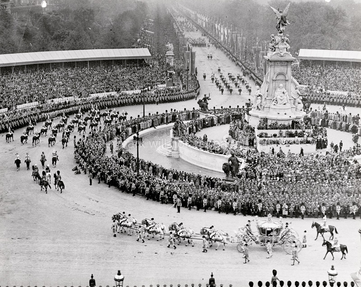 Great Britain Queen Elizabeth II Coronation Procession Crowds Vtg. Photo 20thC.