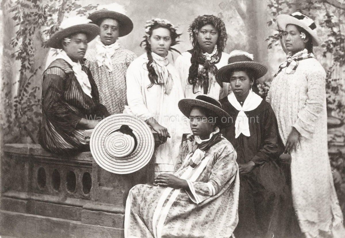 Pacific Islands Women Fiji Tahiti Samoa Studio Portrait Hats Vtg. Photo 19thC.