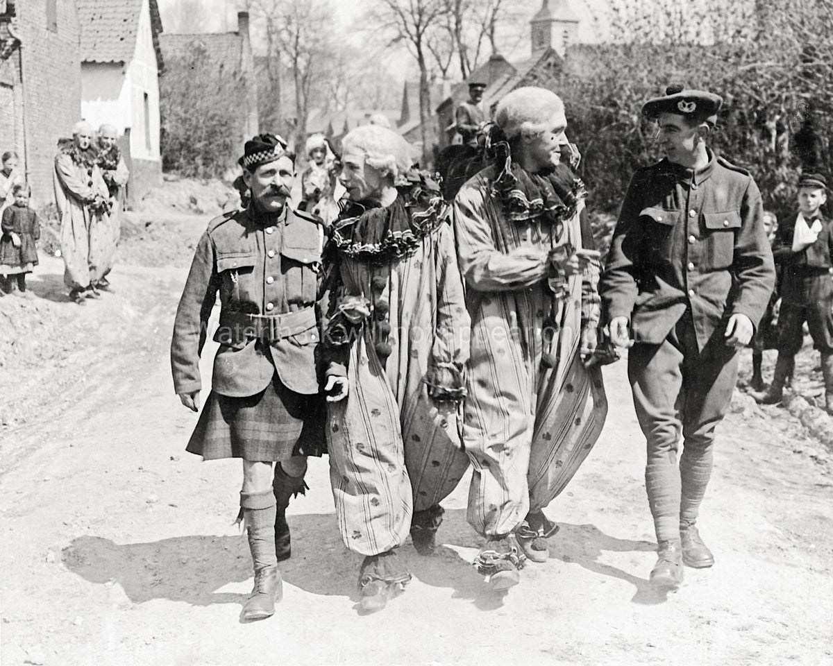 France WW1 Scottish Soldiers Clowns Entertainers Balmorals Vtg. Photo